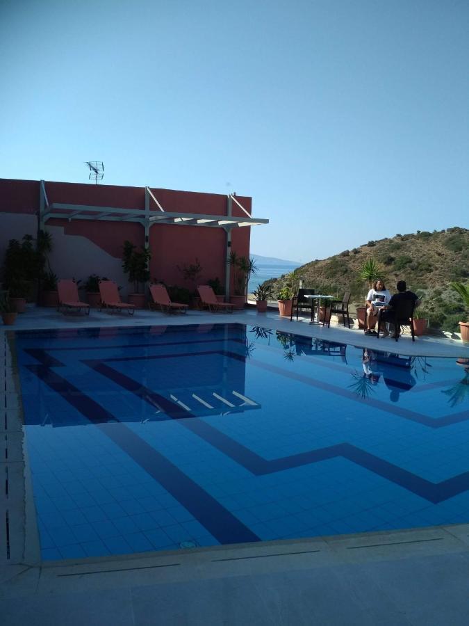 Petra Hotel Agia Galini  Luaran gambar