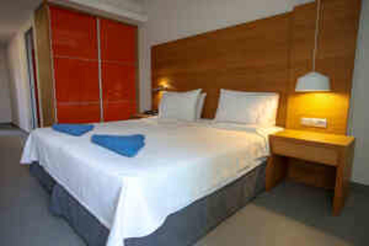 Petra Hotel Agia Galini  Luaran gambar