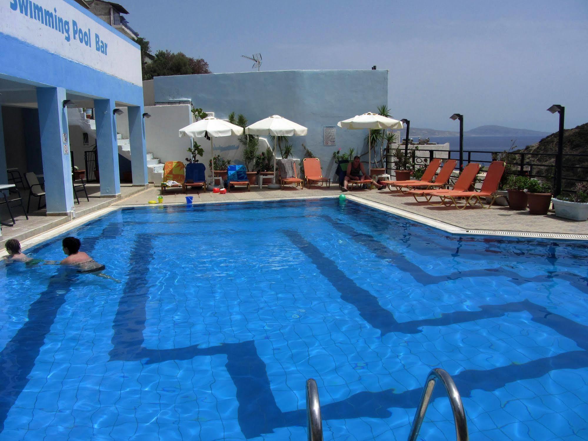 Petra Hotel Agia Galini  Luaran gambar